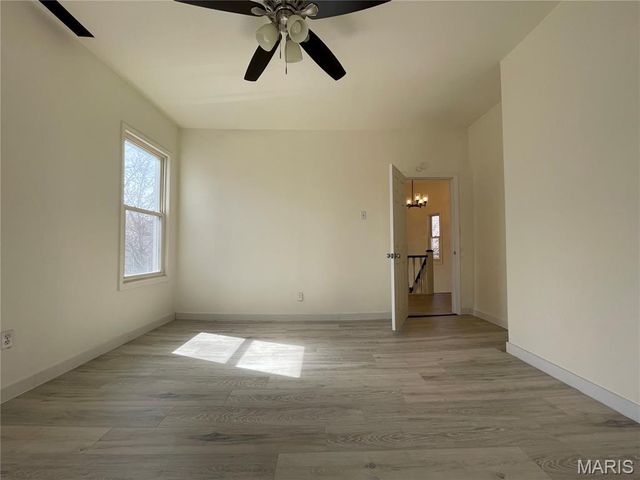 7349 Elm Avenue, St Louis, MO 63143