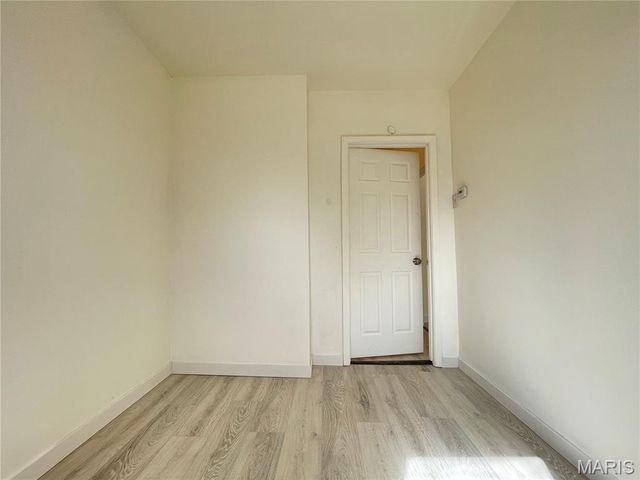 7349 Elm Avenue, St Louis, MO 63143