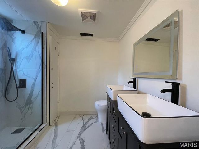 7349 Elm Avenue, St Louis, MO 63143