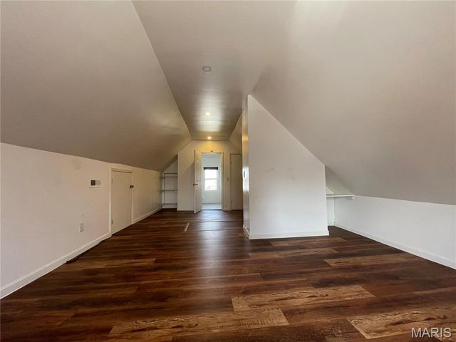 7349 Elm Avenue, St Louis, MO 63143