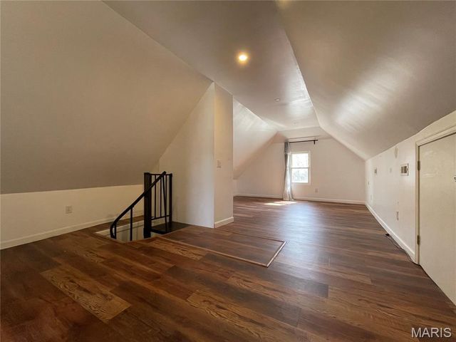 7349 Elm Avenue, St Louis, MO 63143