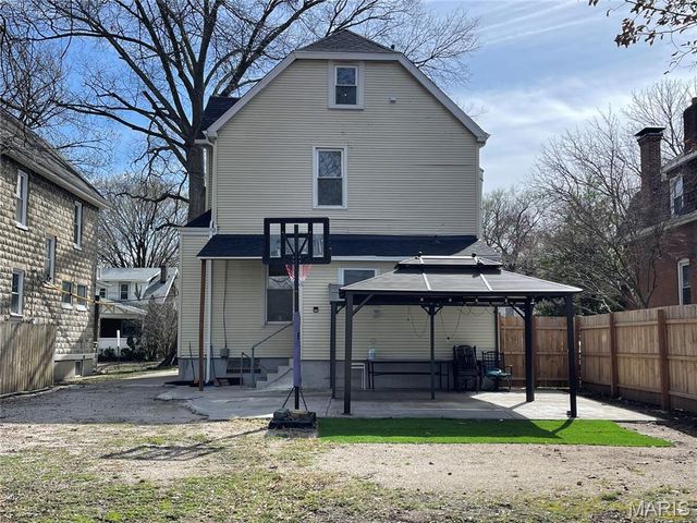 7349 Elm Avenue, St Louis, MO 63143