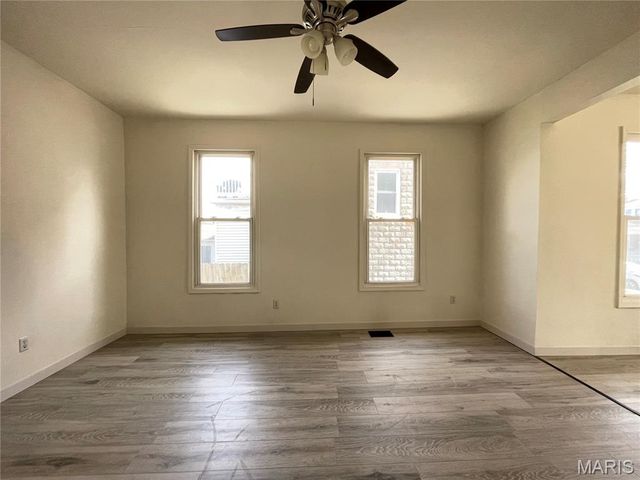 7349 Elm Avenue, St Louis, MO 63143