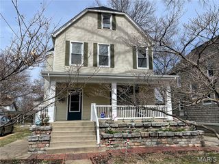 7349 Elm Avenue, St Louis, MO 63143