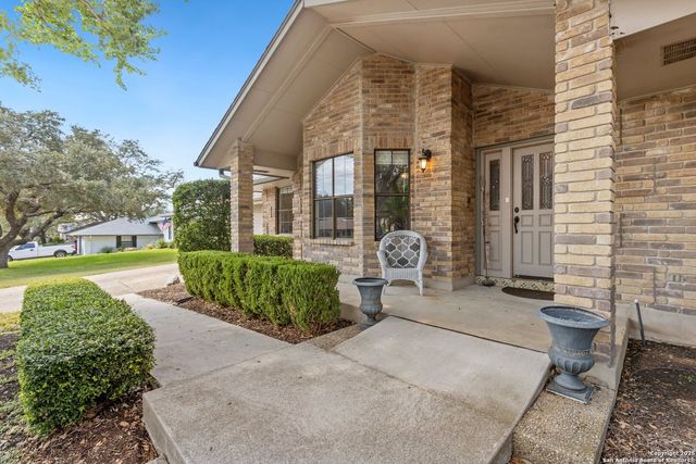 6323 Mallard Pt, Windcrest, TX 78239