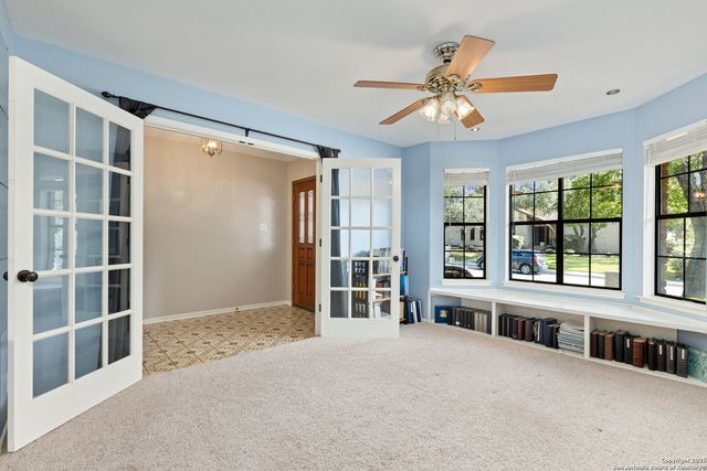 6323 Mallard Pt, Windcrest, TX 78239
