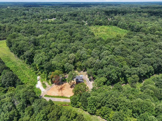 9500 McFarlin Rd, Bon Aqua, TN 37025