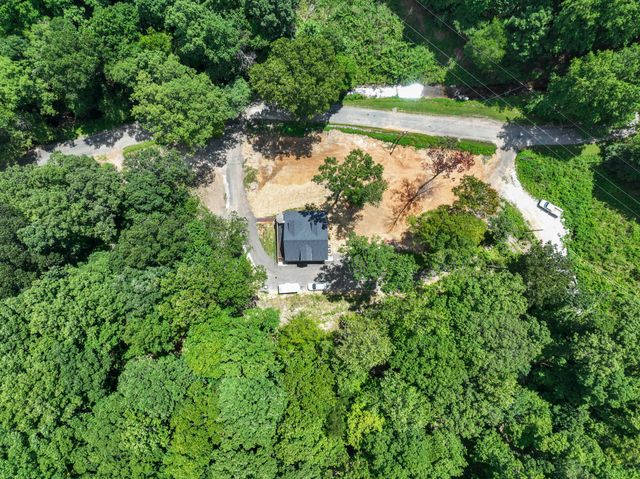9500 McFarlin Rd, Bon Aqua, TN 37025