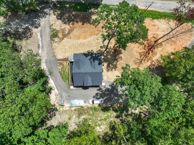 9500 McFarlin Rd, Bon Aqua, TN 37025