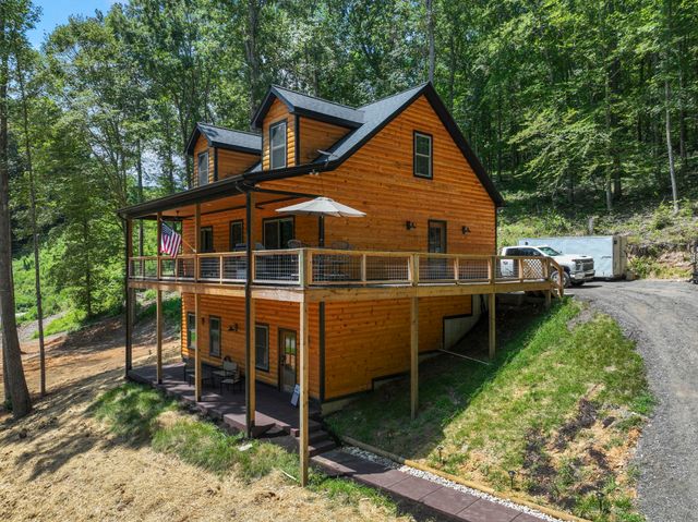 9500 McFarlin Rd, Bon Aqua, TN 37025