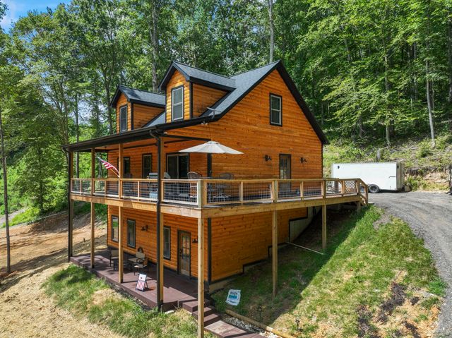 9500 McFarlin Rd, Bon Aqua, TN 37025