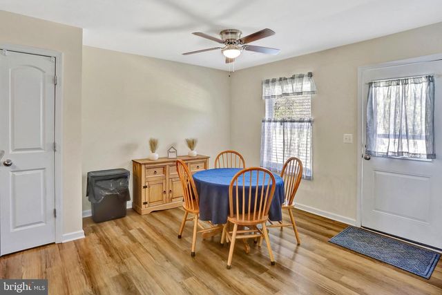 215 WYETH AVE, Martinsburg, WV 25401