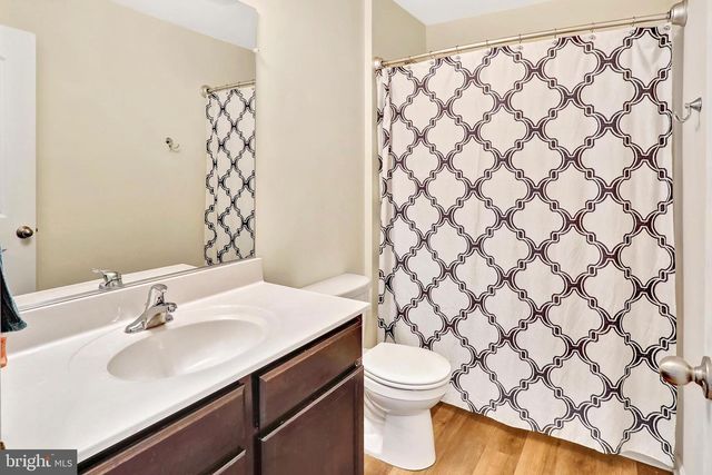 215 WYETH AVE, Martinsburg, WV 25401