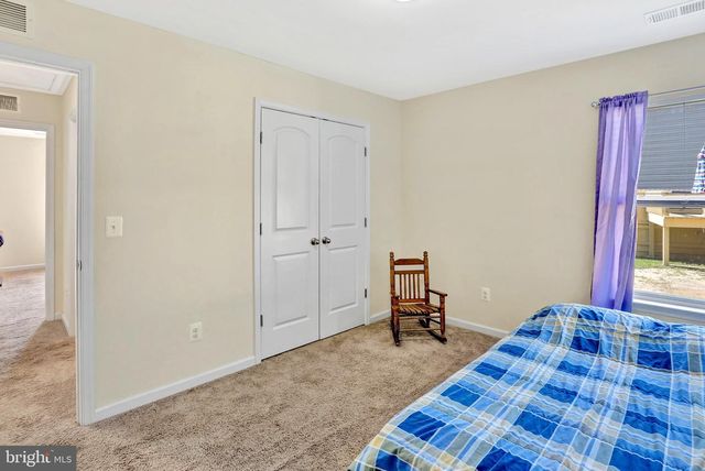 215 WYETH AVE, Martinsburg, WV 25401