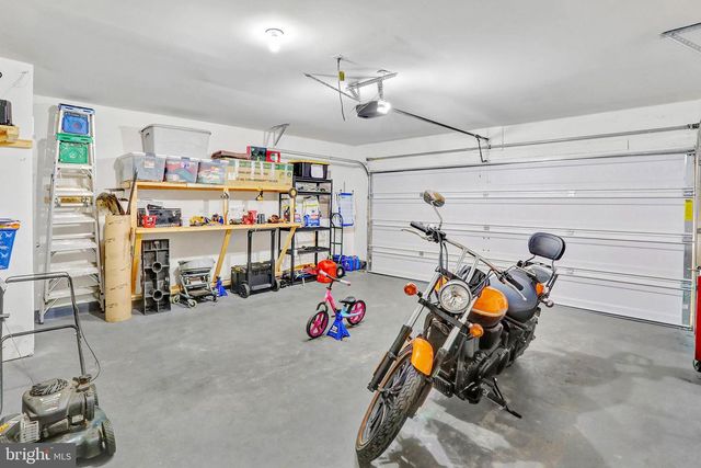 215 WYETH AVE, Martinsburg, WV 25401