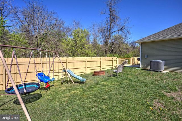 215 WYETH AVE, Martinsburg, WV 25401