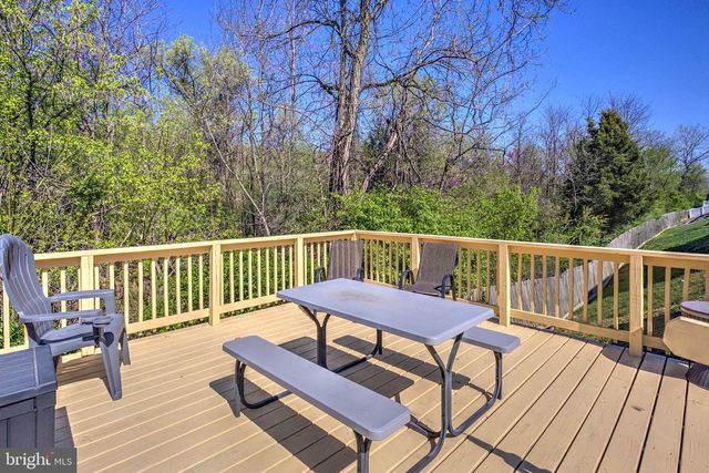 215 WYETH AVE, Martinsburg, WV 25401