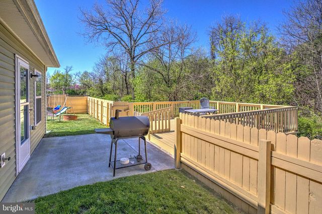 215 WYETH AVE, Martinsburg, WV 25401