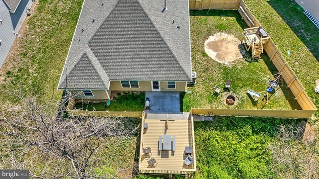 215 WYETH AVE, Martinsburg, WV 25401