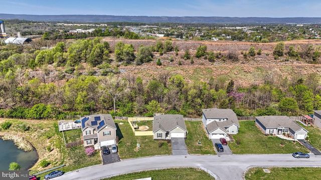 215 WYETH AVE, Martinsburg, WV 25401