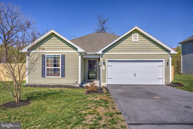 215 WYETH AVE, Martinsburg, WV 25401