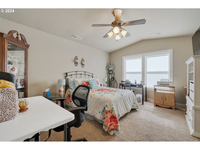 350 Ne HARBOR VIEW Pl, Depoe Bay, OR 97341