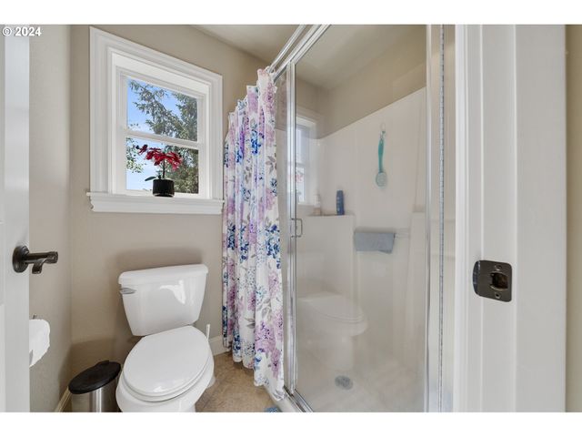 350 Ne HARBOR VIEW Pl, Depoe Bay, OR 97341