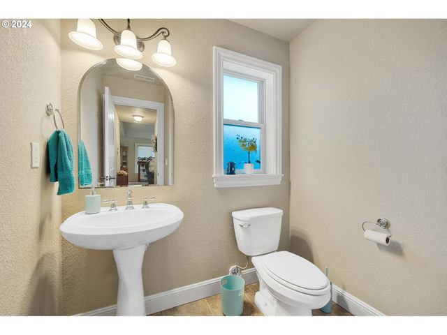 350 Ne HARBOR VIEW Pl, Depoe Bay, OR 97341