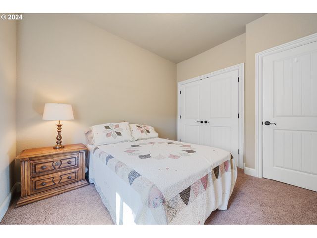 350 Ne HARBOR VIEW Pl, Depoe Bay, OR 97341