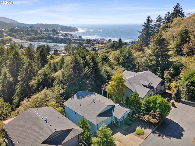 350 Ne HARBOR VIEW Pl, Depoe Bay, OR 97341