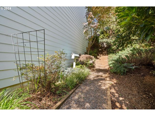 350 Ne HARBOR VIEW Pl, Depoe Bay, OR 97341