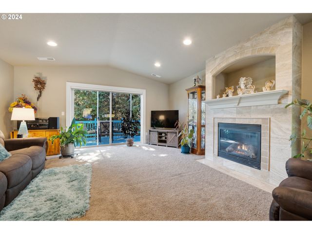 350 Ne HARBOR VIEW Pl, Depoe Bay, OR 97341