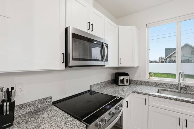 3017 E Sanson Ave, Spokane, WA 99217