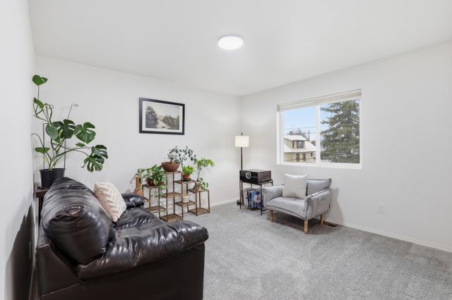 3017 E Sanson Ave, Spokane, WA 99217