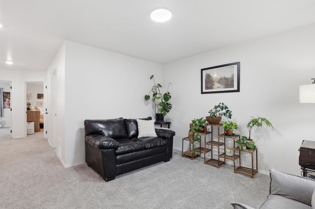 3017 E Sanson Ave, Spokane, WA 99217