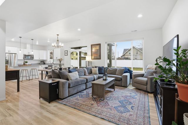 3017 E Sanson Ave, Spokane, WA 99217