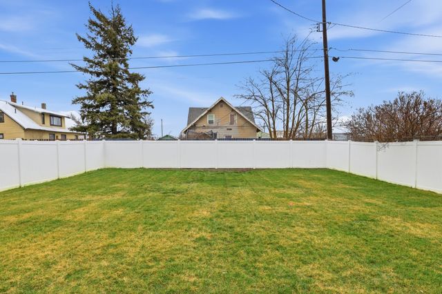 3017 E Sanson Ave, Spokane, WA 99217