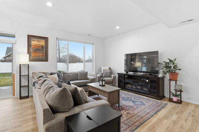 3017 E Sanson Ave, Spokane, WA 99217