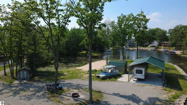 1872 Indianwood Trail, West Branch, MI 48661