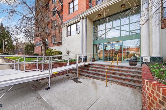 5235 Post Road 5A, Bronx, NY 10471