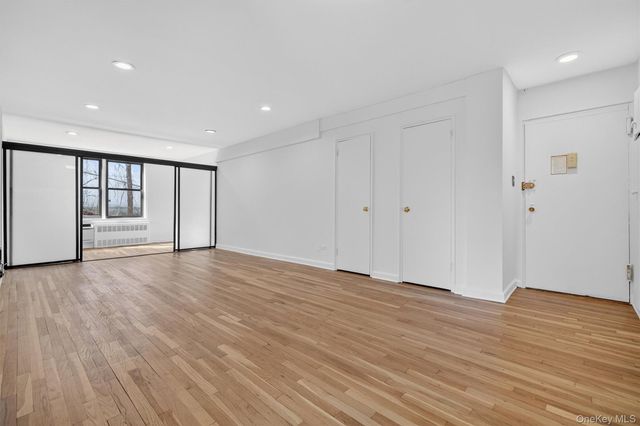 5235 Post Road 5A, Bronx, NY 10471