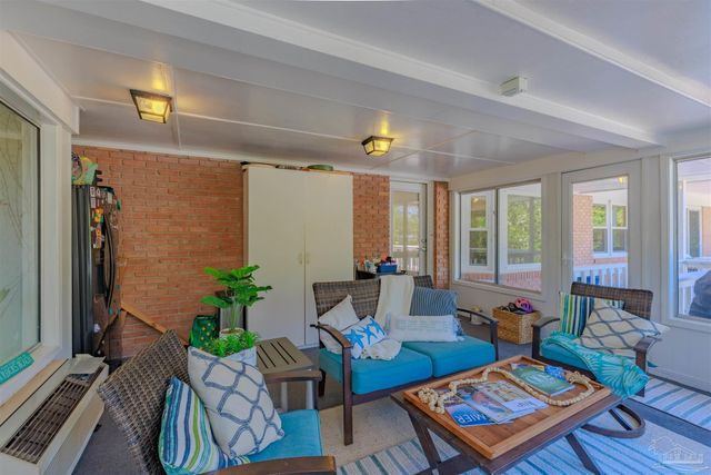 417 Canterbury Ln, Gulf Breeze, FL 32561