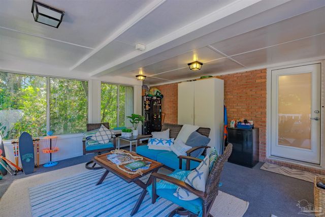 417 Canterbury Ln, Gulf Breeze, FL 32561