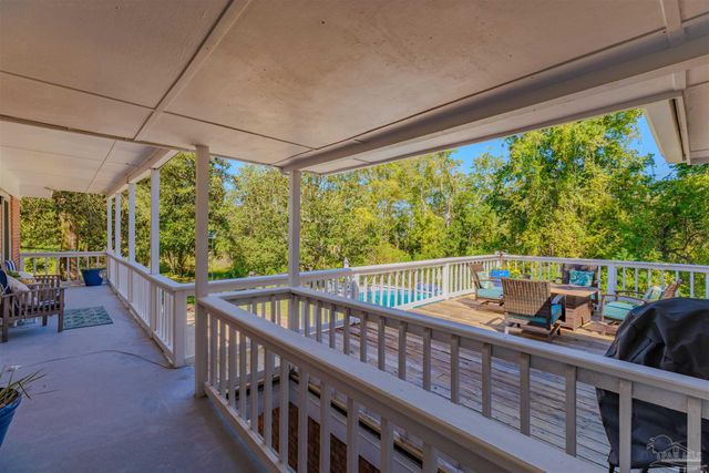 417 Canterbury Ln, Gulf Breeze, FL 32561