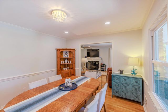 417 Canterbury Ln, Gulf Breeze, FL 32561