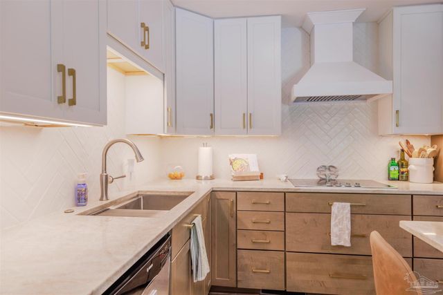 417 Canterbury Ln, Gulf Breeze, FL 32561