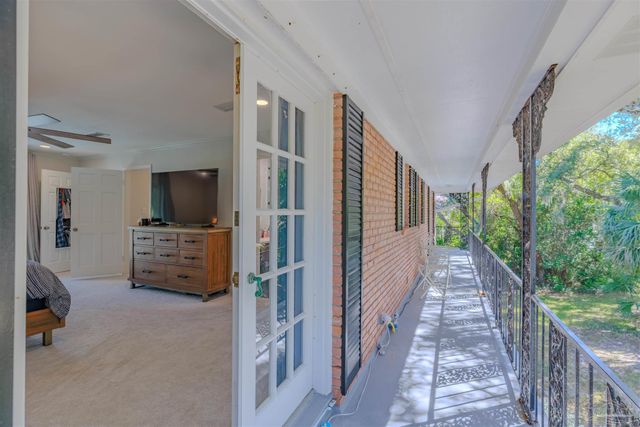 417 Canterbury Ln, Gulf Breeze, FL 32561