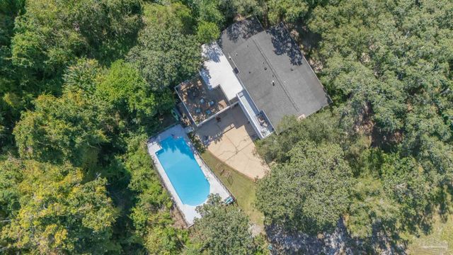 417 Canterbury Ln, Gulf Breeze, FL 32561