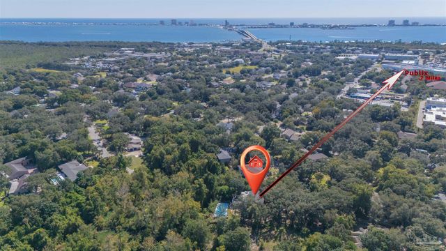 417 Canterbury Ln, Gulf Breeze, FL 32561