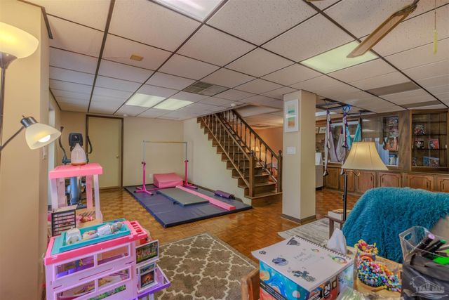 417 Canterbury Ln, Gulf Breeze, FL 32561